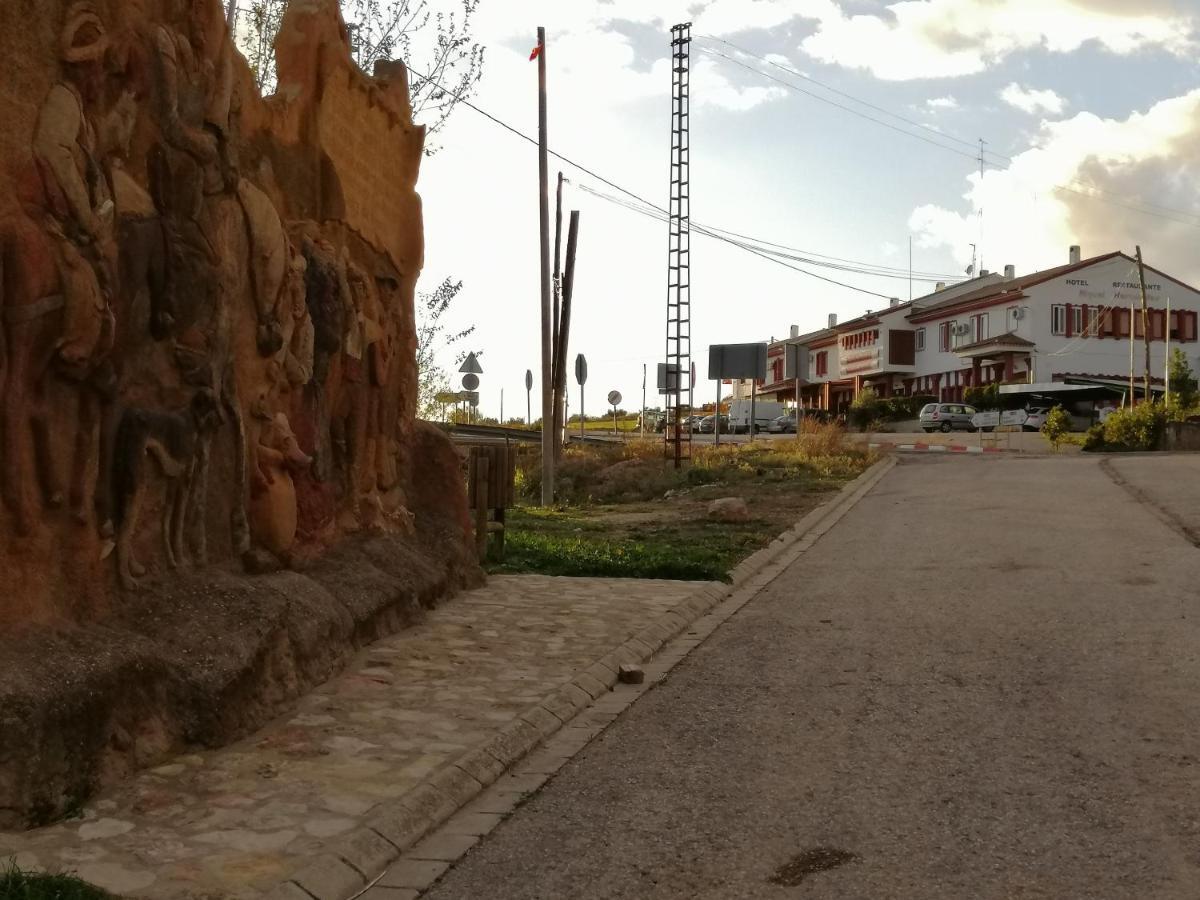 Hostal Miguel Hernandez Munera Exteriér fotografie