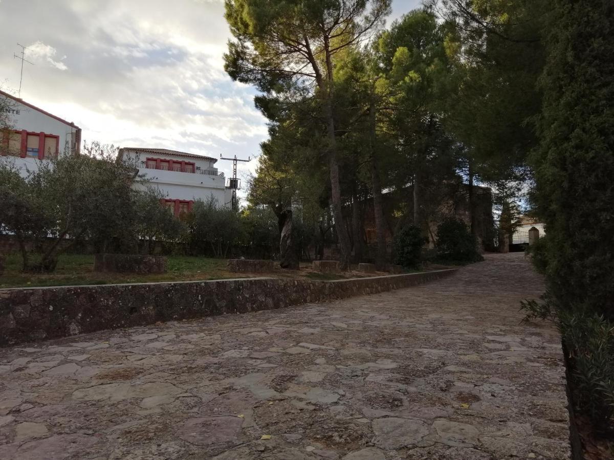 Hostal Miguel Hernandez Munera Exteriér fotografie