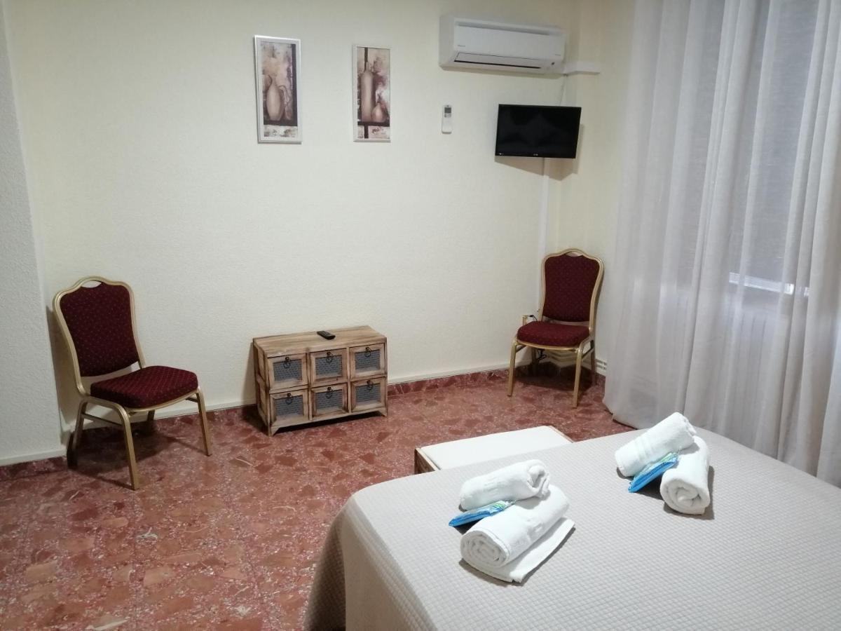 Hostal Miguel Hernandez Munera Exteriér fotografie